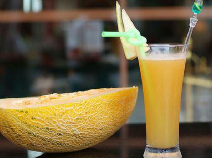 吃布洛芬吃哈密瓜有事嘛,布洛芬与哈密瓜同食的潜在风险解析