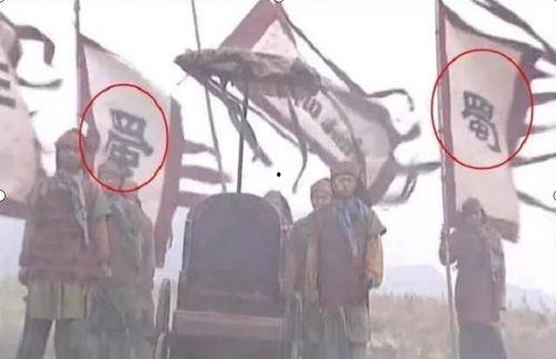 请路人吃瓜,请路人共享瓜香，温情瞬间温暖人心