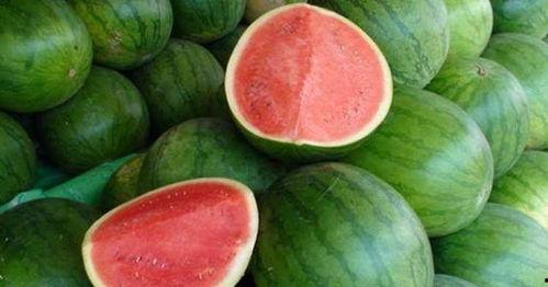 来回吃瓜,揭秘娱乐圈的甜蜜与苦涩