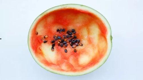 勺子吃瓜技巧图解,图解美食新体验