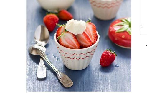 小朋友吃冰淇淋吃哈密瓜,冰淇淋与哈密瓜的甜蜜邂逅