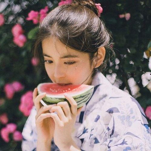 头像女吃瓜小孩图片