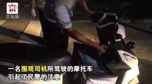 司机吃瓜搞笑视频,笑料百出引人捧腹