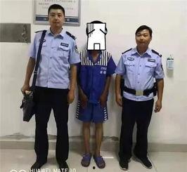 小孩警察吃瓜,小警察与警察爸爸的欢乐“吃瓜”时光