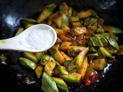 炒菜吃的白瓜叫啥瓜,白瓜的美味解析与烹饪技巧