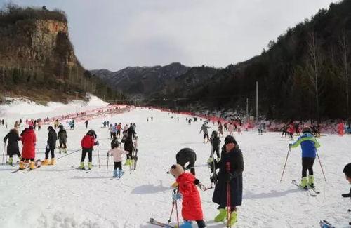 雪场吃瓜拍照,吃瓜拍照，记录冬日欢乐时光